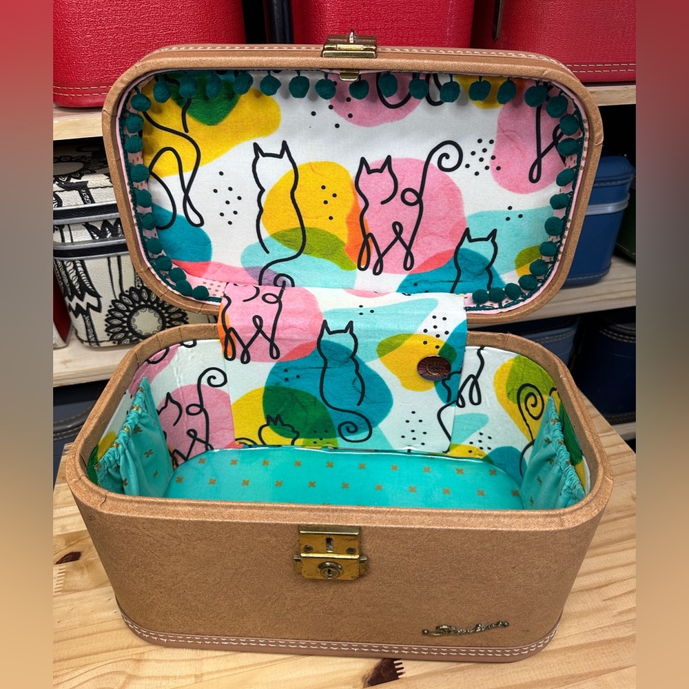 Purrfect Train Case